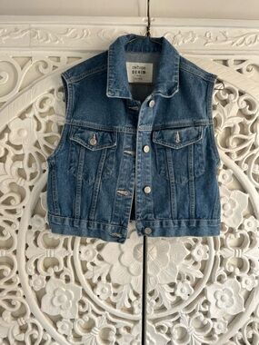 Refuge Cropped Denim Vest Medium Wash Button Front Size M